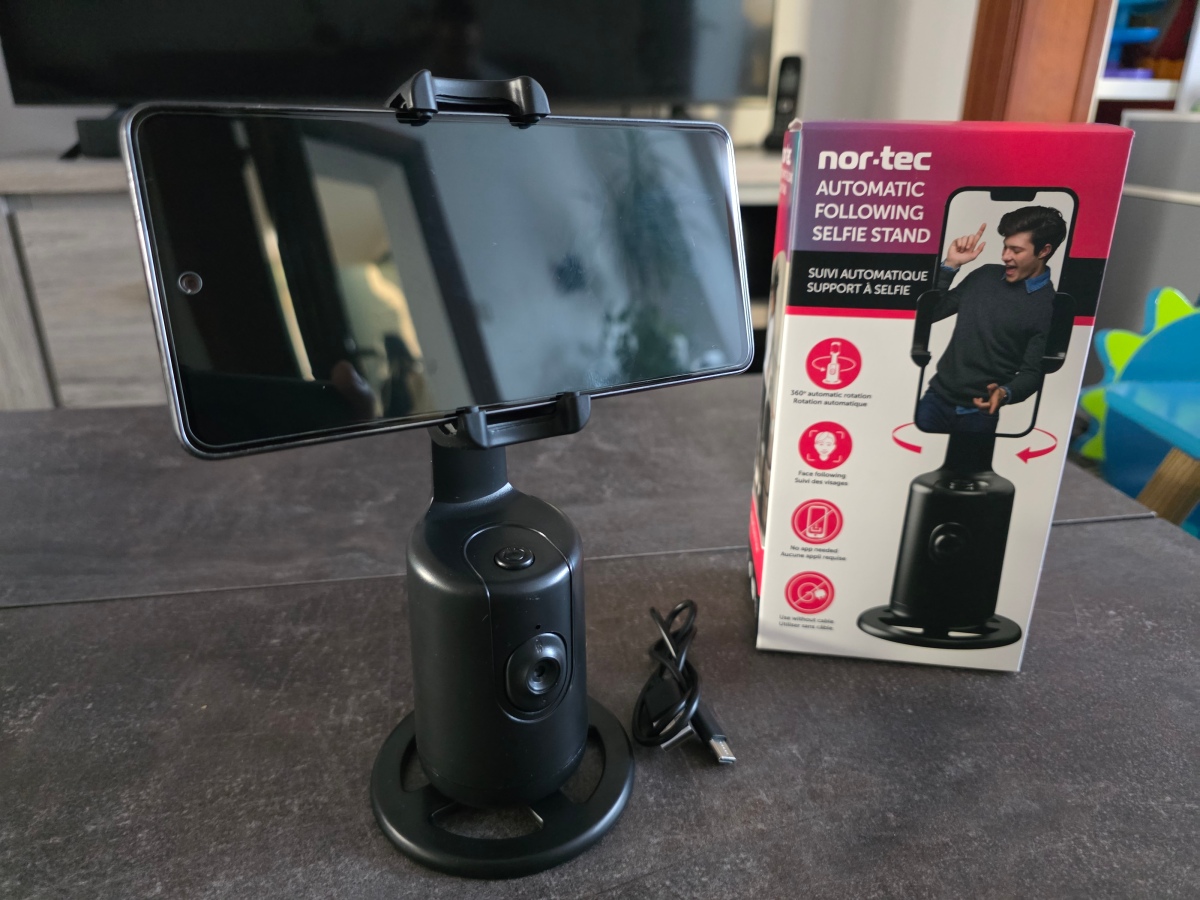 Un support à selfie 360° Nor-Tec chez Action : Bonne affaire ou gadget inutile ?